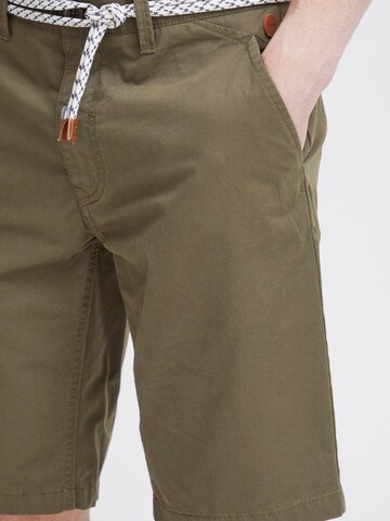 BLEND Regular Chinoshorts 'Ragna' in Grün