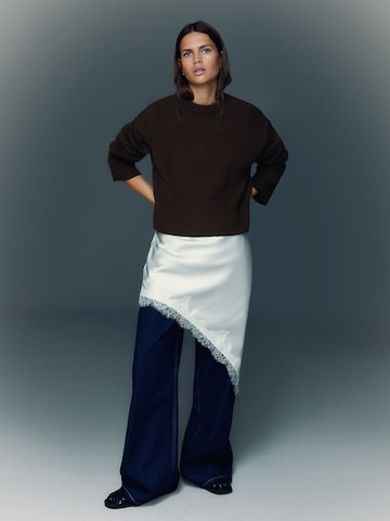 Bershka Пуловер в кафяво