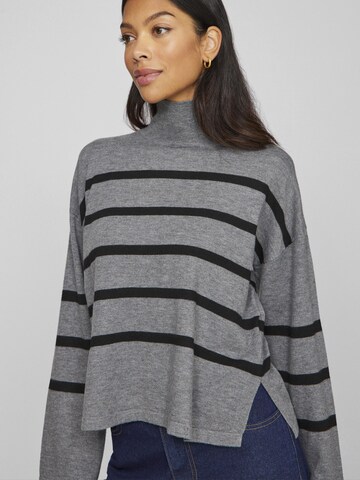 VILA Sweater in Grey