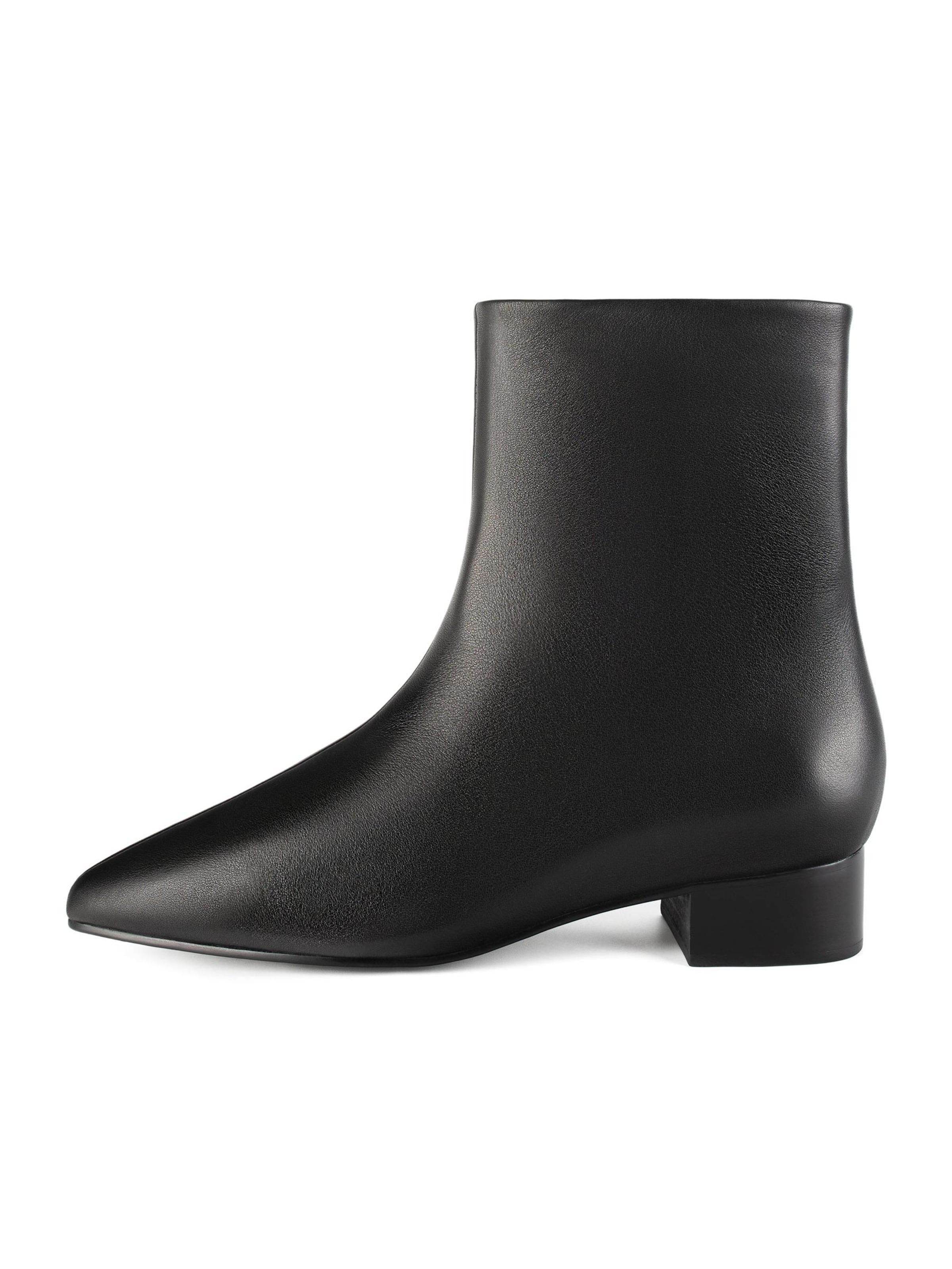 L37 HANDMADE SHOES Ankle boots 'RAVEN GLIDE' in Black: front