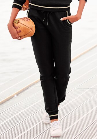 LASCANA Tapered Pants in Black: front