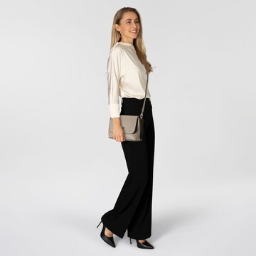 GUESS Schoudertas 'Meridian II' in Grijs