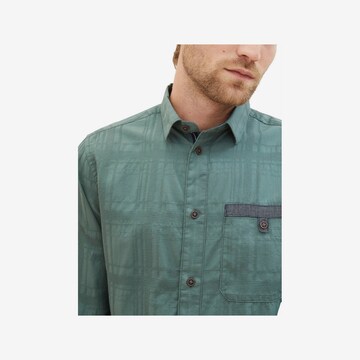TOM TAILOR Men + Regular fit Button Up Shirt in Green