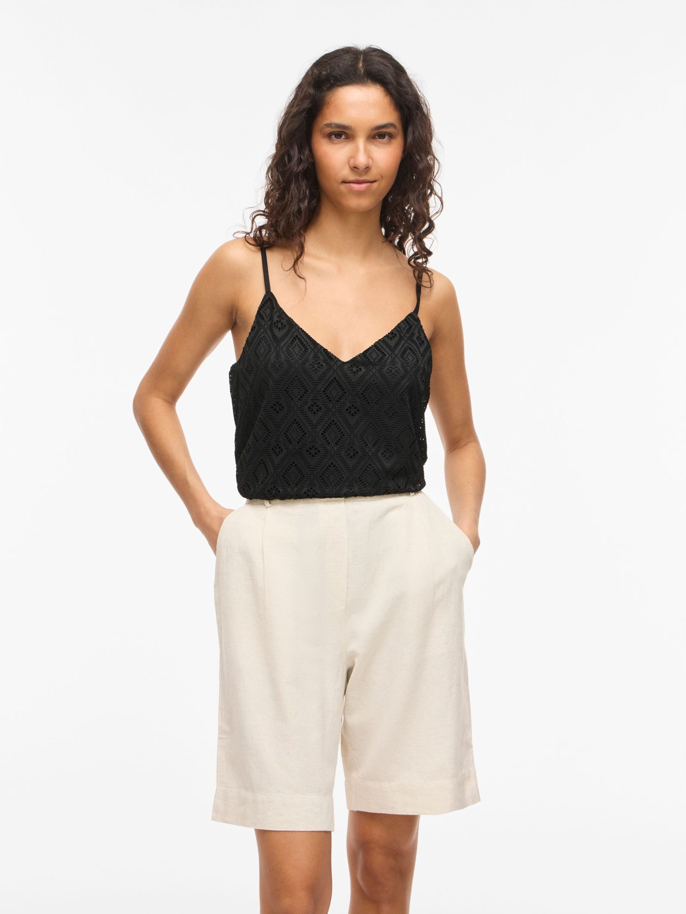 VILA Top 'VINUSA' in Black: front