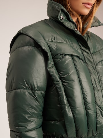 RÆRE by Lorena Rae Between-season jacket 'Layla' in Green