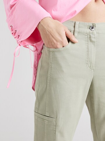 Effilé Pantalon cargo 'KIA꞉RA' GERRY WEBER en vert