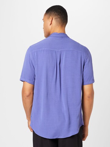 Cotton On Comfort Fit Hemd in Blau