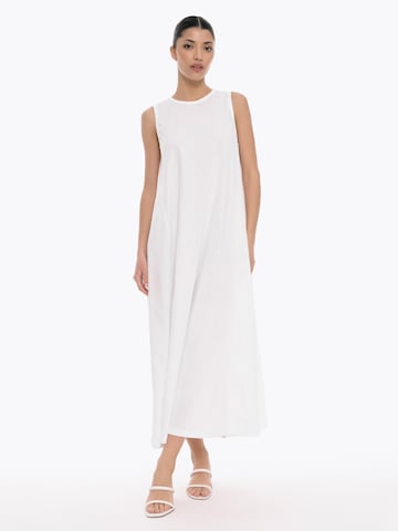 4TAILORS Mekko 'Connect me' värissä valkoinen