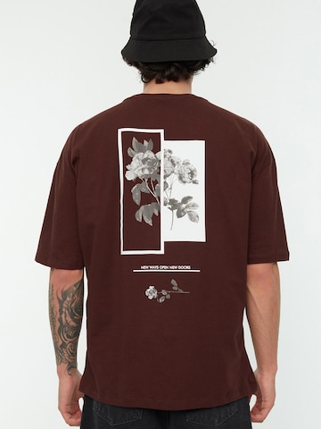 Tricou de la Trendyol pe maro: față