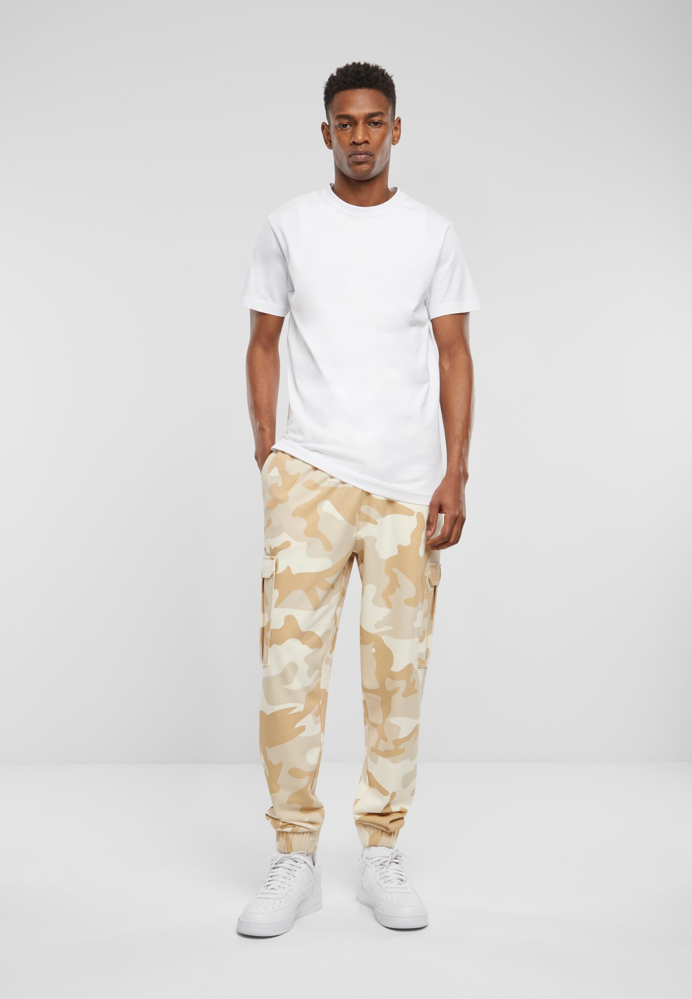 Urban Classics Tapered Pantaloni cu buzunare pe Bej, Maro Cămilă