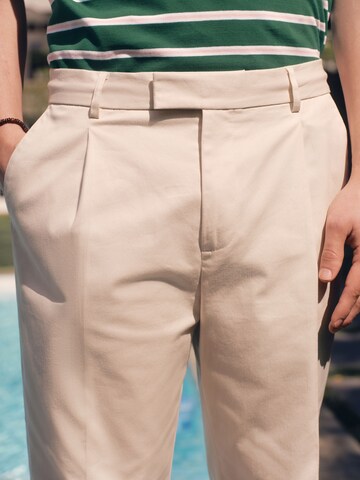 Next - Tapered Calças com pregas em bege