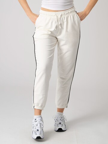 regular Pantaloni 'Pantoneclo Women's Trousers' di PANTONECLO in bianco