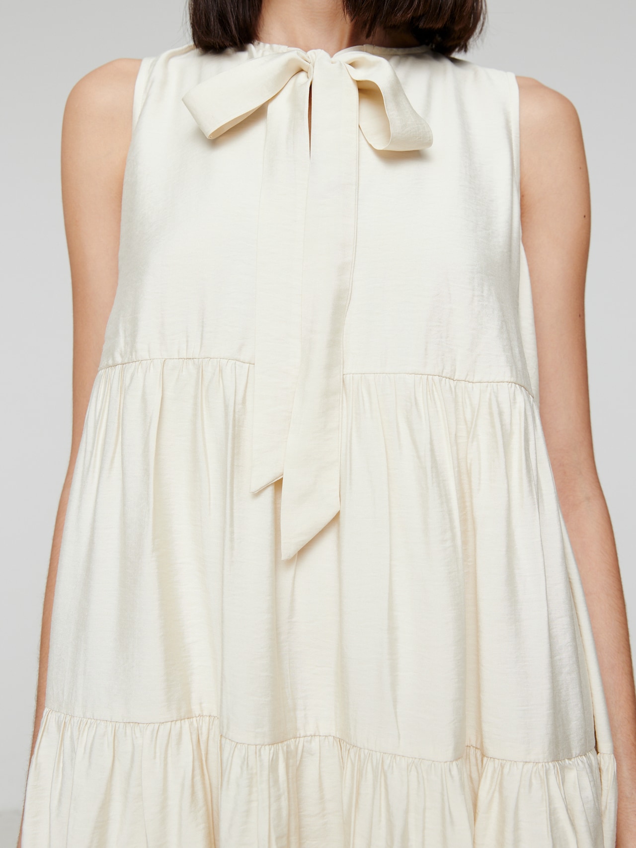 EDITED Produits Robe 'Herta' crème