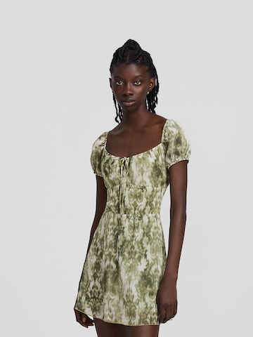 Bershka Zomerjurk in Groen: voorkant