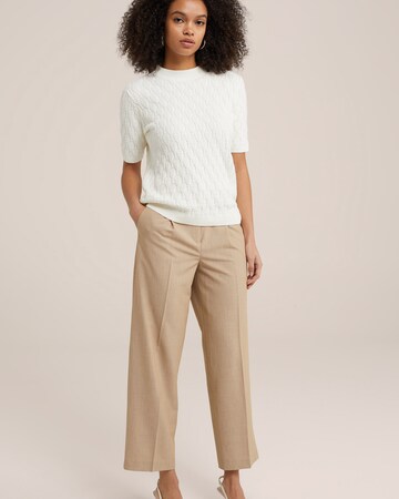 WE Fashion Regular Pleat-front trousers in Beige