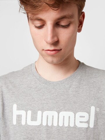 Hummel T-shirt i grå