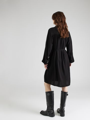 Soft Rebels - Vestidos camiseiros 'Alori' em preto