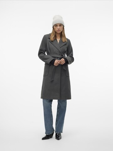 VERO MODA Overgangsfrakke i grå