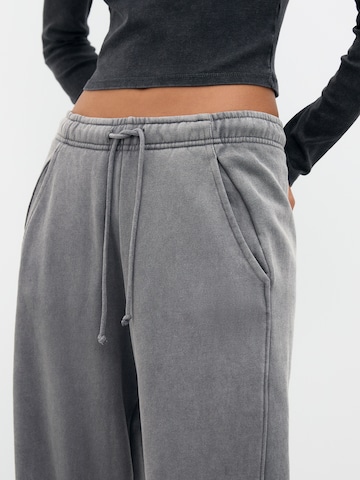 Wide leg Pantaloni di Pull&Bear in grigio