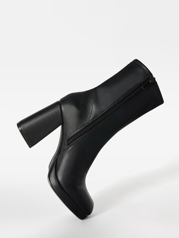 Bershka Booties in Black