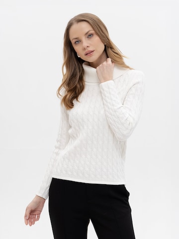 Passioni Sweater in White: front