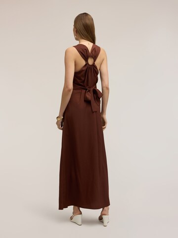 Robe MOTIVI en marron