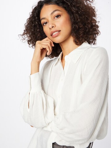 ABOUT YOU Blouse 'Dita' in White