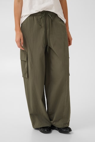 CULTURE - Loosefit Pantalón en verde: frente