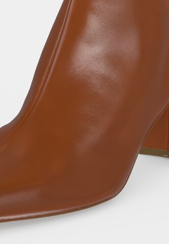 STEVE MADDEN Enkellaarsjes 'Hurst' in Bruin
