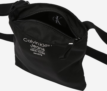 Sac à bandoulière Calvin Klein Jeans en noir