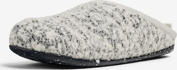 Pantoufle 'Wabi' CAMPER en blanc : devant