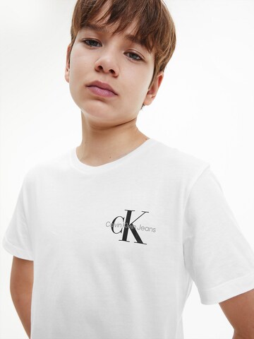 T-Shirt Calvin Klein Jeans en blanc