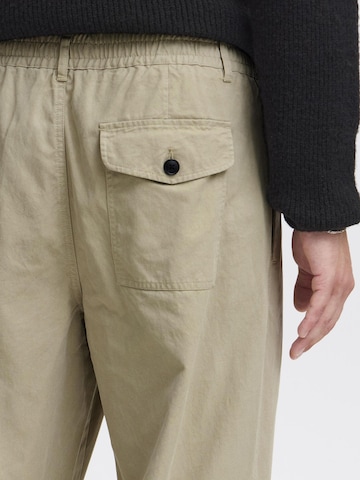 Tapered Pantaloni con pieghe 'Moose Liam' di !Solid in beige