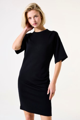 Abito di GARCIA in nero: frontale