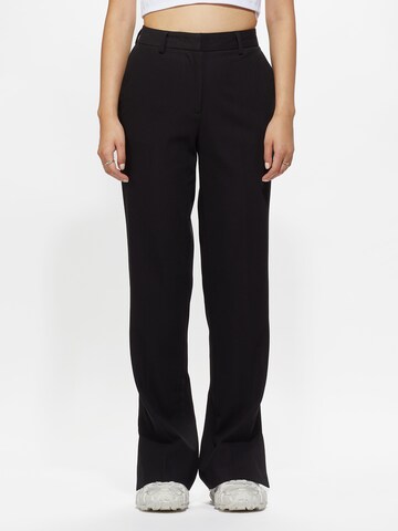 Young Poets Loose fit Pleated Pants 'Denise' in Black: front