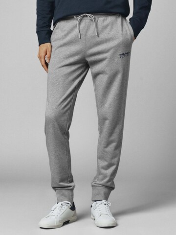Pepe Jeans Tapered Hose in Grau: Vorderseite