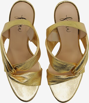 faina Sandals in Gold