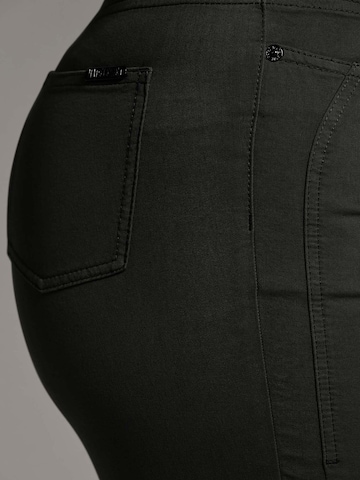 MADELEINE Skinny Jeans in Zwart