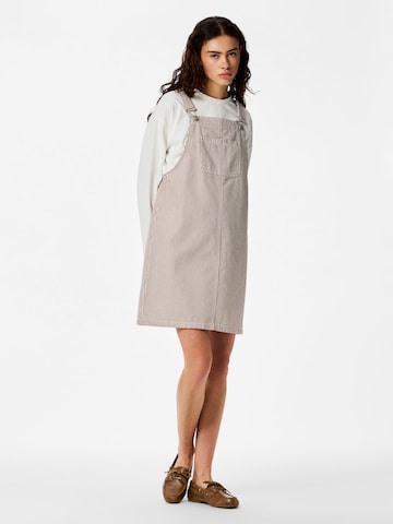 Jupe-salopette 'PCAllo' PIECES en gris : devant