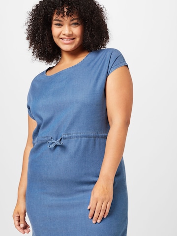 Robe 'Pema' ONLY Carmakoma en bleu