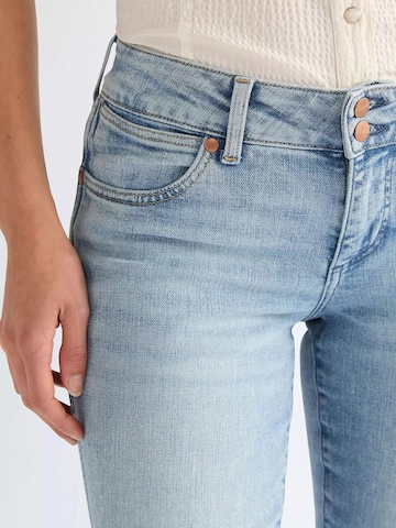 WRANGLER Bootcut Džínsy - Modrá