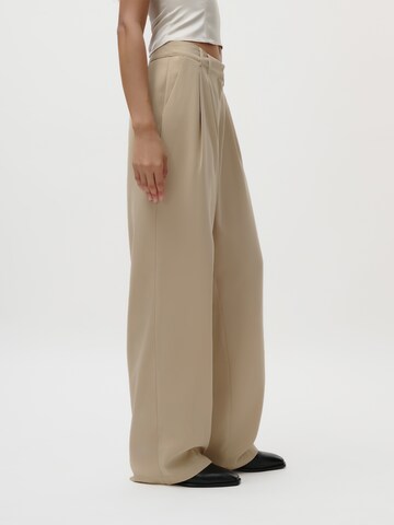 LeGer by Lena Gercke Loosefit Veckad byxa 'Kora' i beige