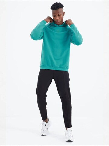 Completo per l'allenamento 'Aktive Sets' di Tommy Life in verde