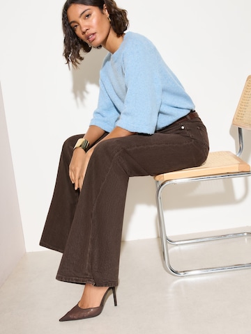 Friends Like These Wide leg Jeans in Brown