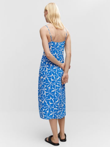 MANGO Letní šaty 'Salinas' – modrá