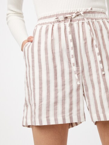 basic apparel Loosefit Shorts 'Evita' in Braun