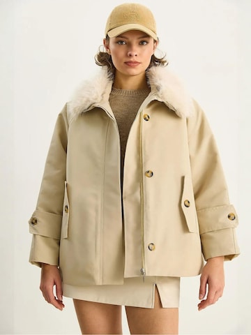 Bianco Lucci Mantel in Beige