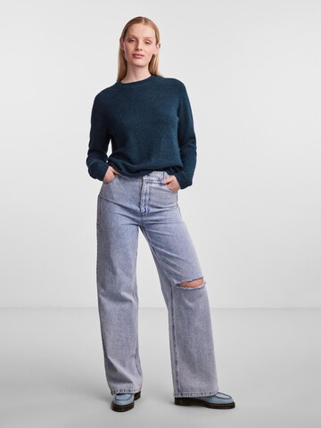 PIECES Свитер 'JULIANA' в Синий