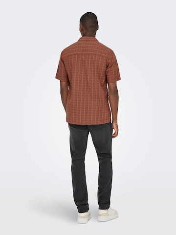 Coupe regular Chemise 'ONSWilson' Only & Sons en marron