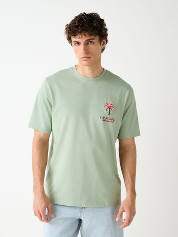 Next Shirt in Green: front